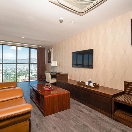 Luxtery Hotel & Spa Da Nang Bagian luar foto