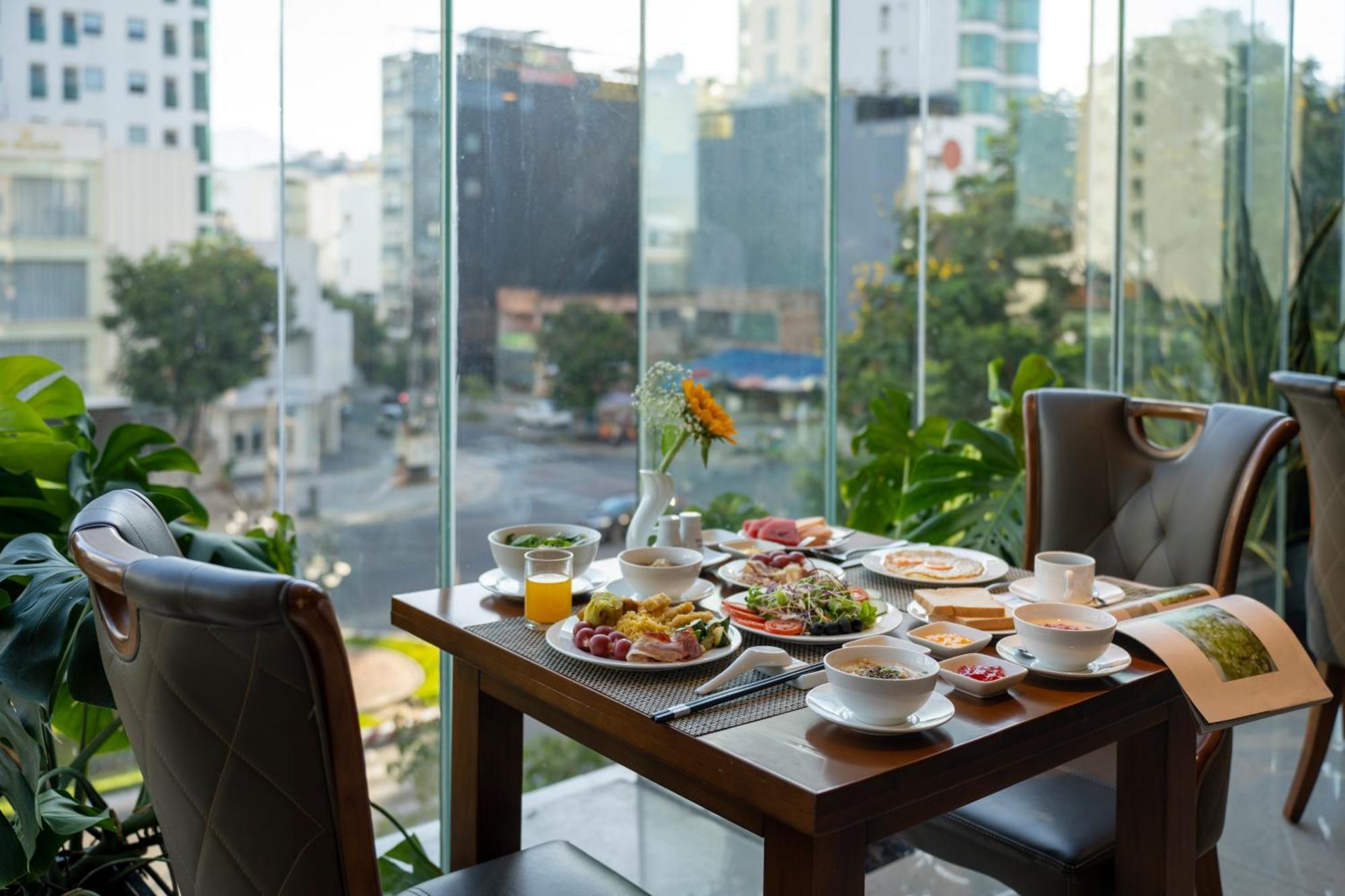 Luxtery Hotel & Spa Da Nang Bagian luar foto