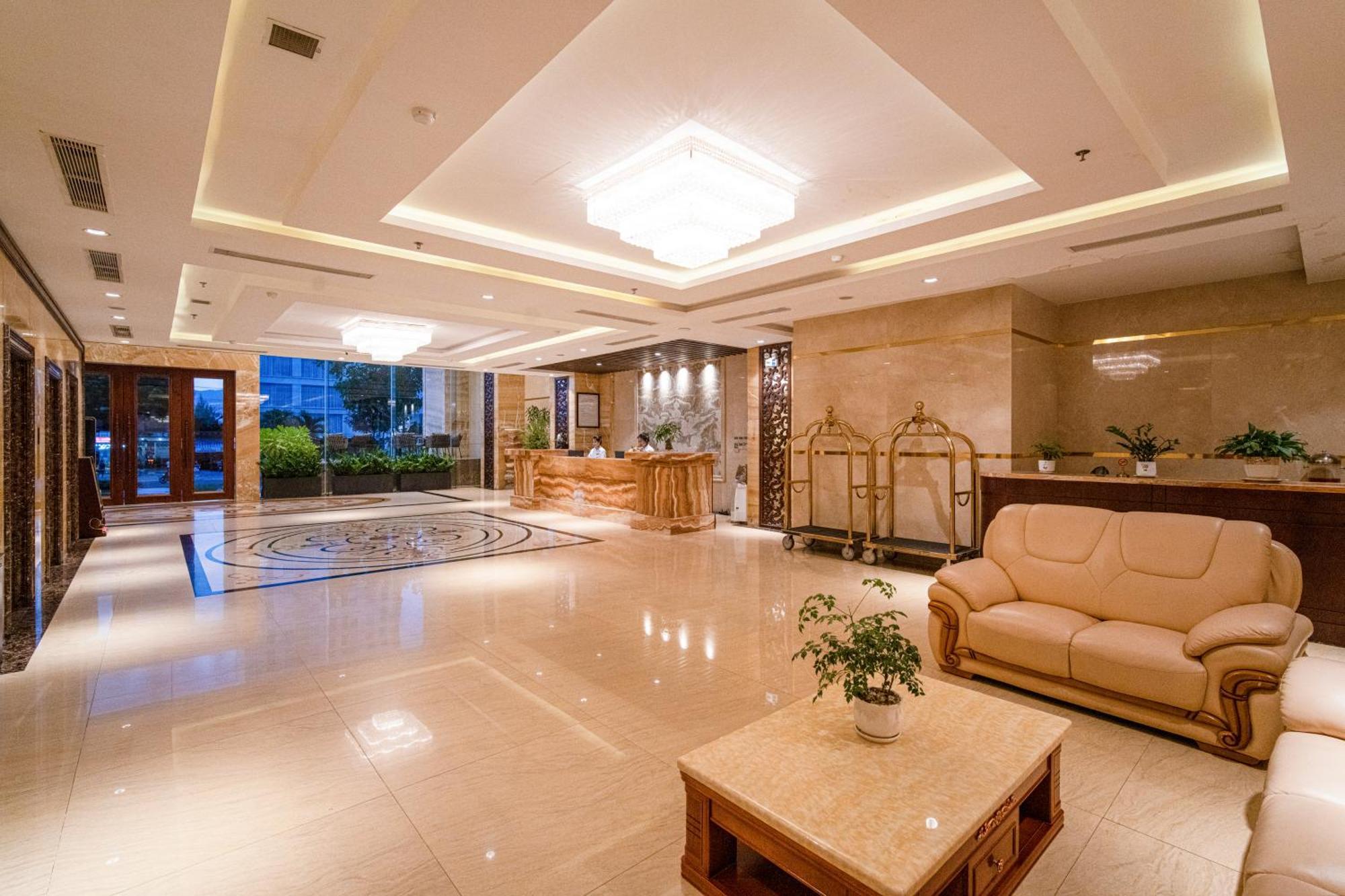 Luxtery Hotel & Spa Da Nang Bagian luar foto